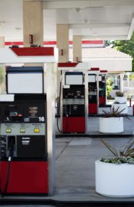 4 gas pumps across different islands without cars